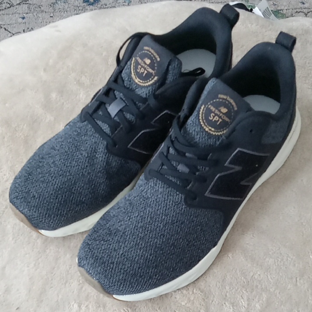 New Balance men's athletic shoes-NEW